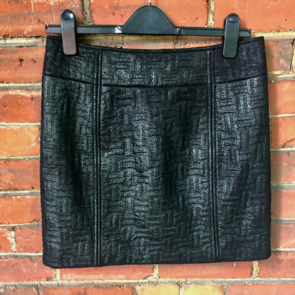 (Sold) NWT Karl Lagerfeld Delfine Black Mini Skirt - Picture 1 of 8